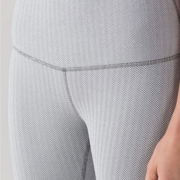 Lululemon Wunder Under Pant (Hi-Rise) 10 herringbone! - Picture 3 of 9